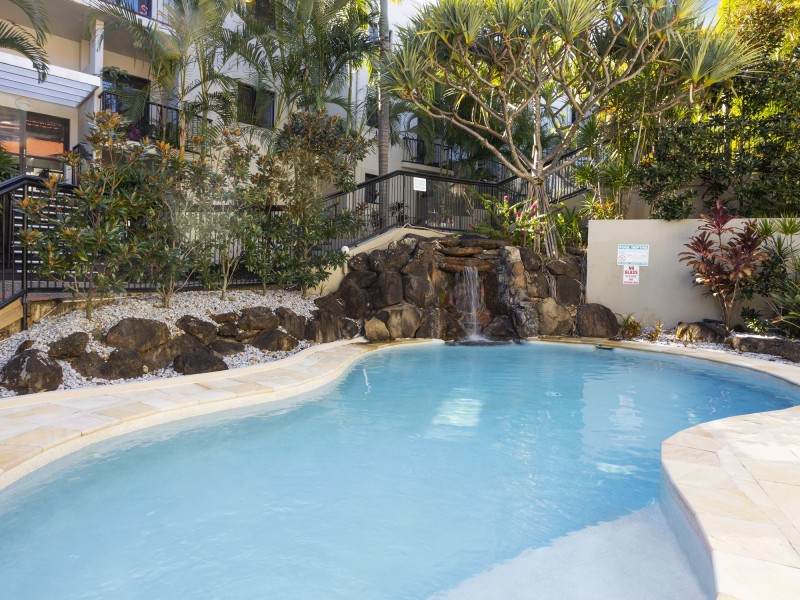 B13/1 Great Hall Drive, Miami QLD 4220