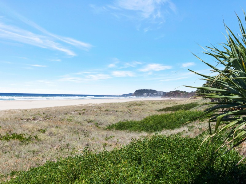 B13/1 Great Hall Drive, Miami QLD 4220