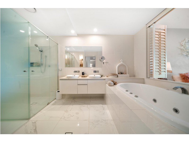 5/802 Glades Drive, Robina QLD 4226