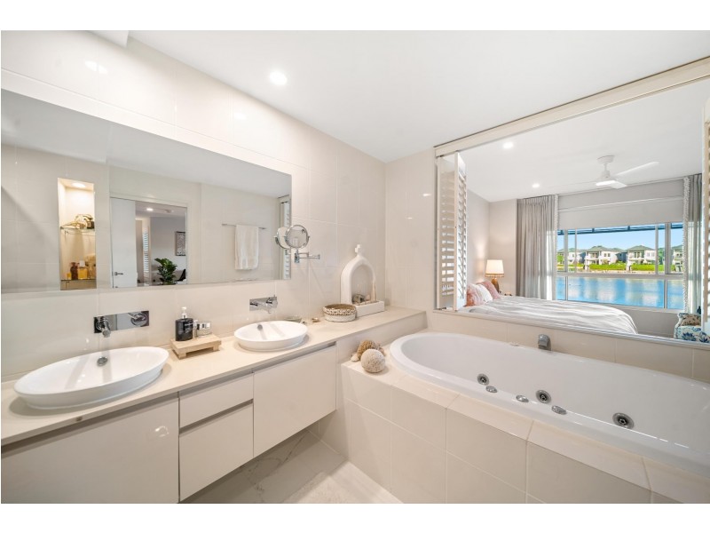 5/802 Glades Drive, Robina QLD 4226