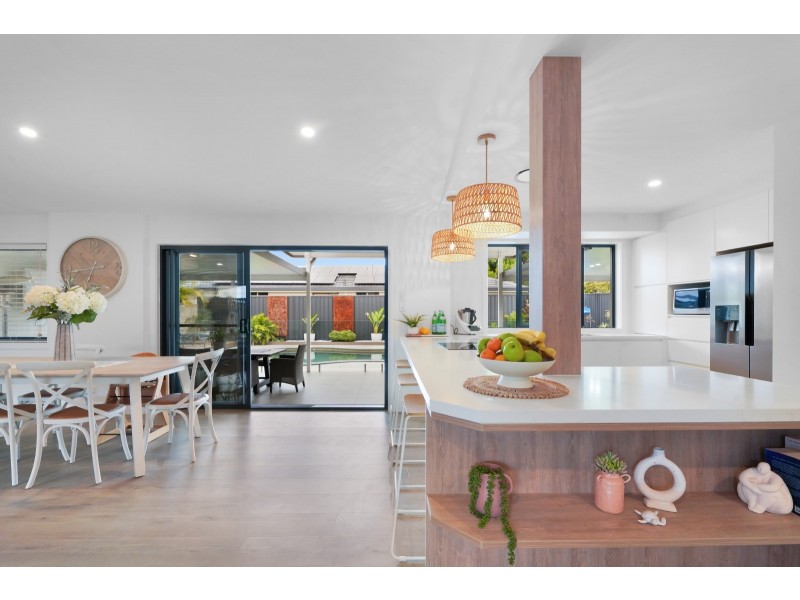 59 Cypress Drive, Broadbeach Waters QLD 4218