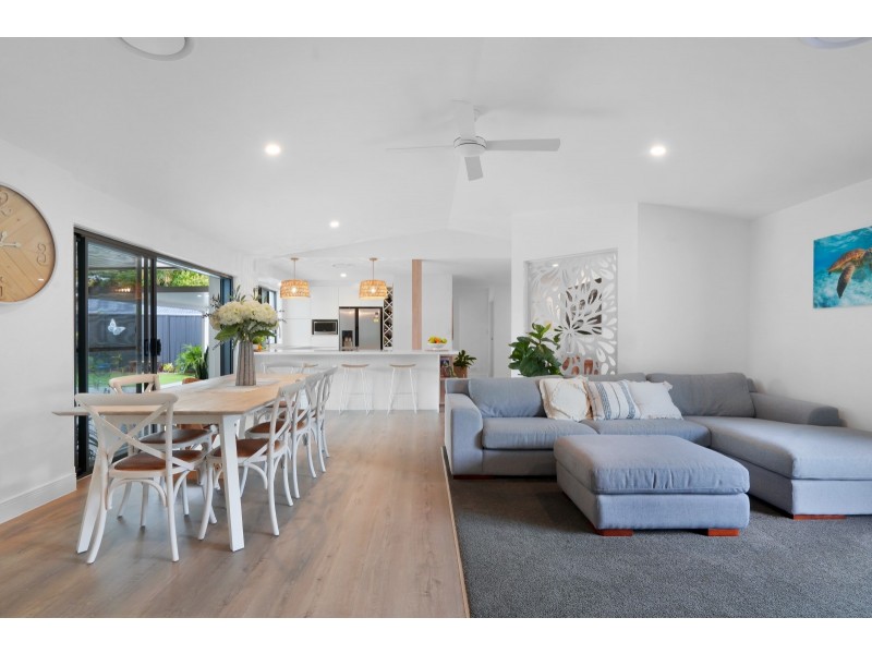 59 Cypress Drive, Broadbeach Waters QLD 4218