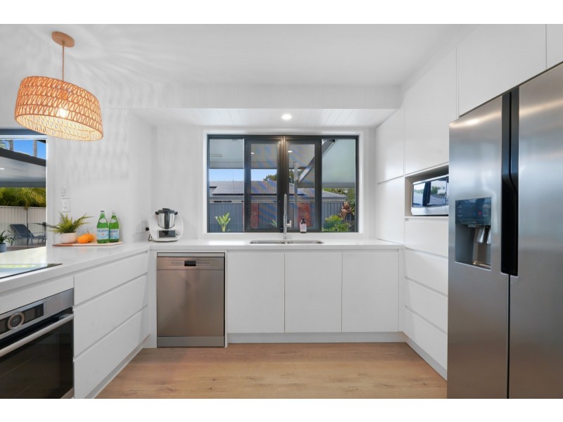 59 Cypress Drive, Broadbeach Waters QLD 4218