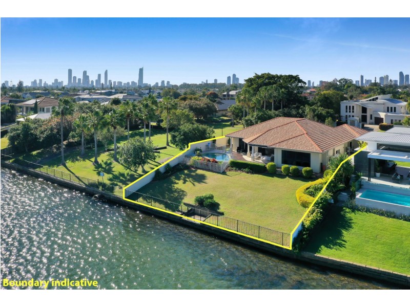 152 Sir Bruce Small Boulevard, Benowa Waters QLD 4217