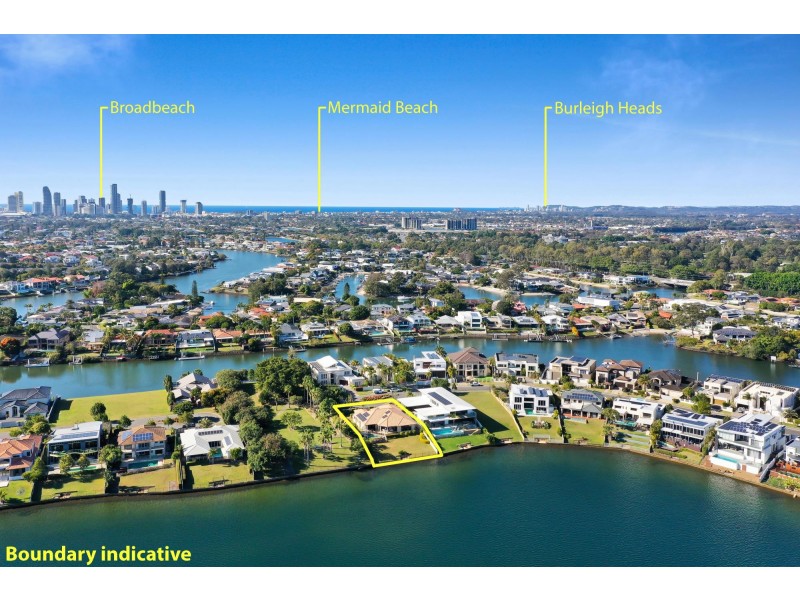 152 Sir Bruce Small Boulevard, Benowa Waters QLD 4217