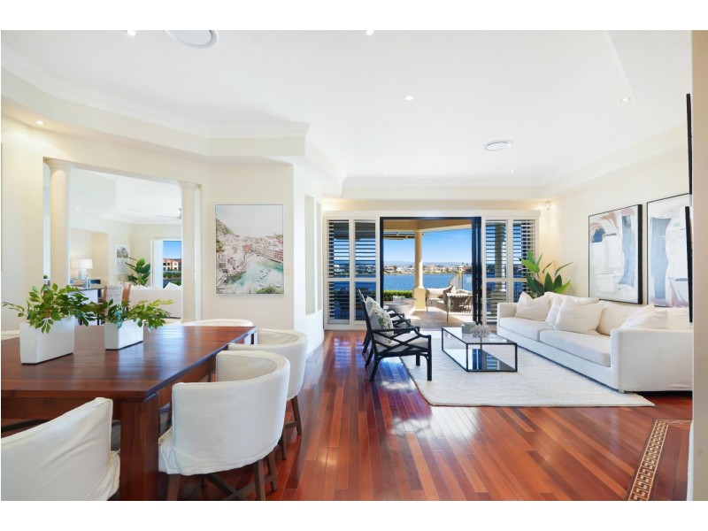 152 Sir Bruce Small Boulevard, Benowa Waters QLD 4217