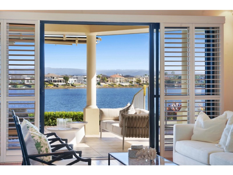 152 Sir Bruce Small Boulevard, Benowa Waters QLD 4217