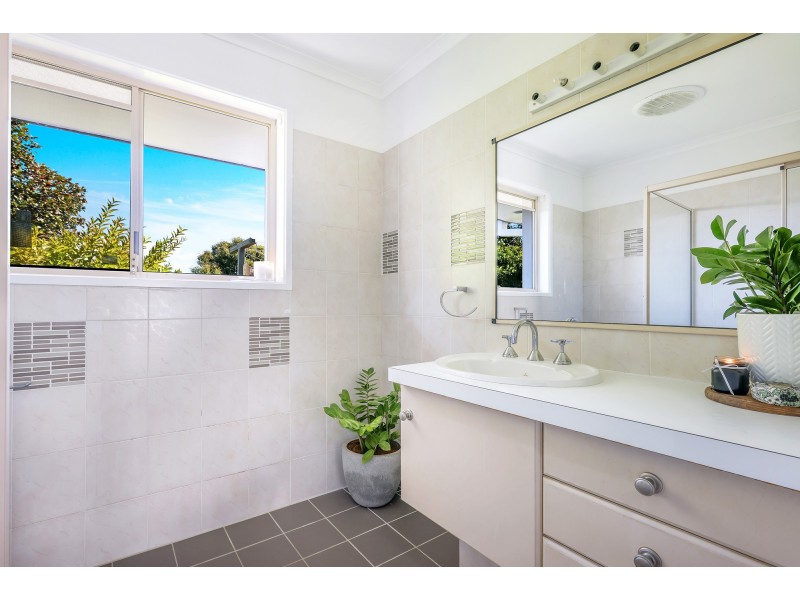 12 Bellbrook Close, Robina QLD 4226