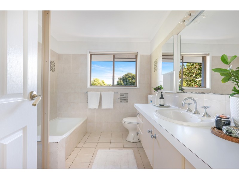 12 Bellbrook Close, Robina QLD 4226