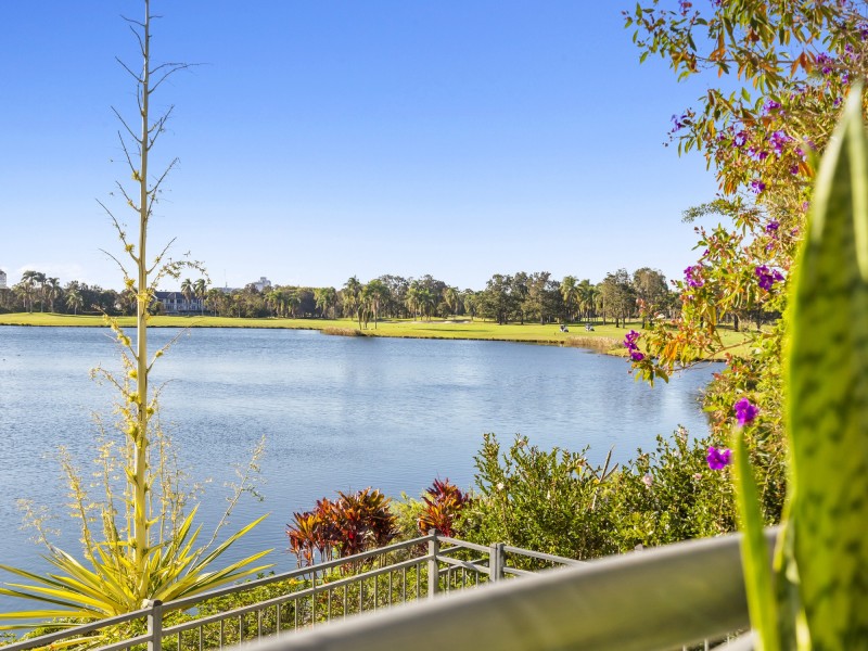 42/85 Palm Meadows Drive, Carrara QLD 4211