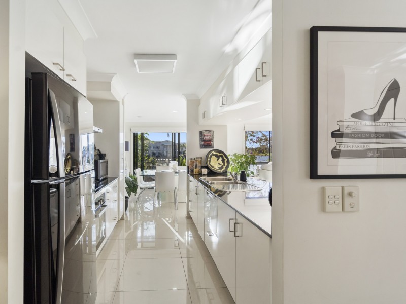 42/85 Palm Meadows Drive, Carrara QLD 4211