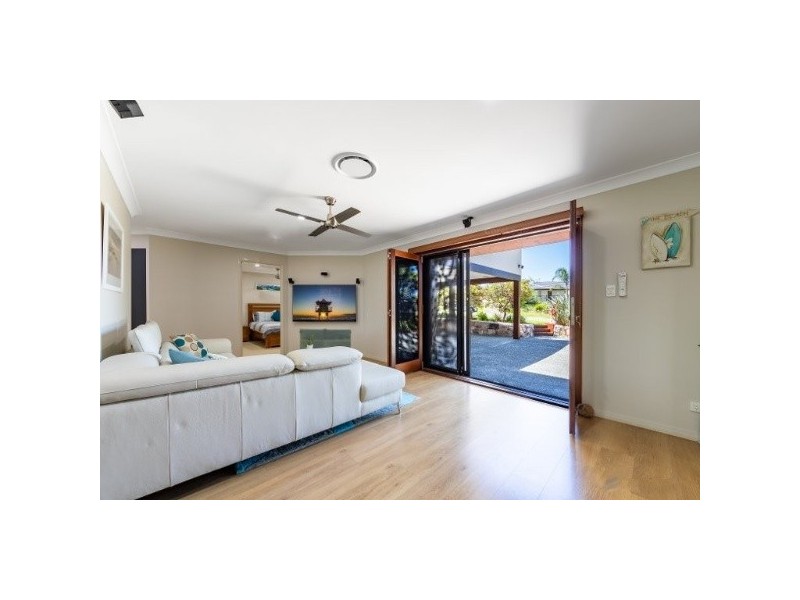 8 Soma Court, Mudgeeraba QLD 4213