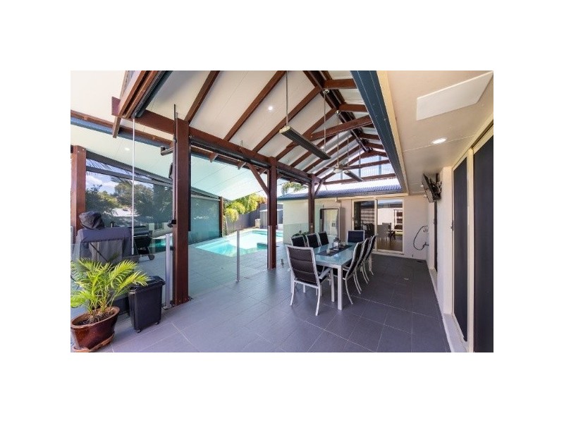 8 Soma Court, Mudgeeraba QLD 4213