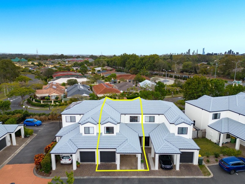 13/2 Concord Circuit, Robina QLD 4226