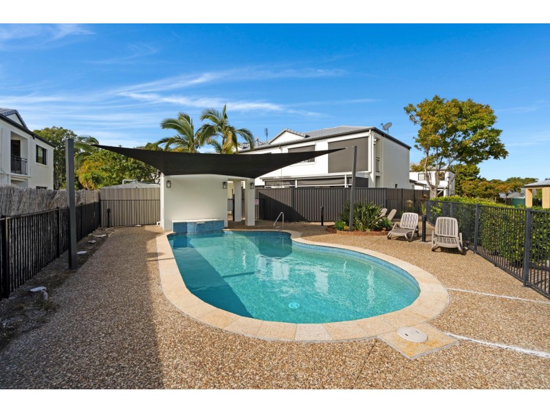13/2 Concord Circuit, Robina QLD 4226