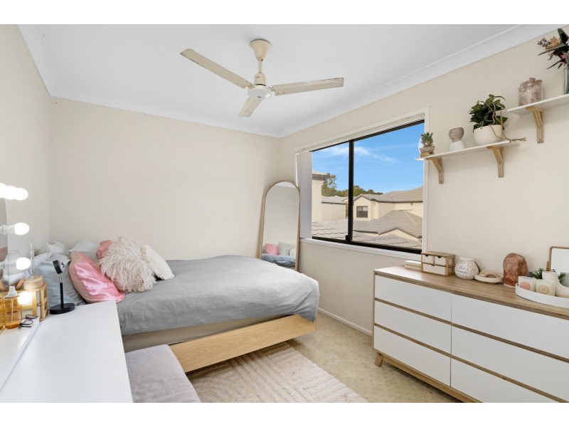 13/2 Concord Circuit, Robina QLD 4226