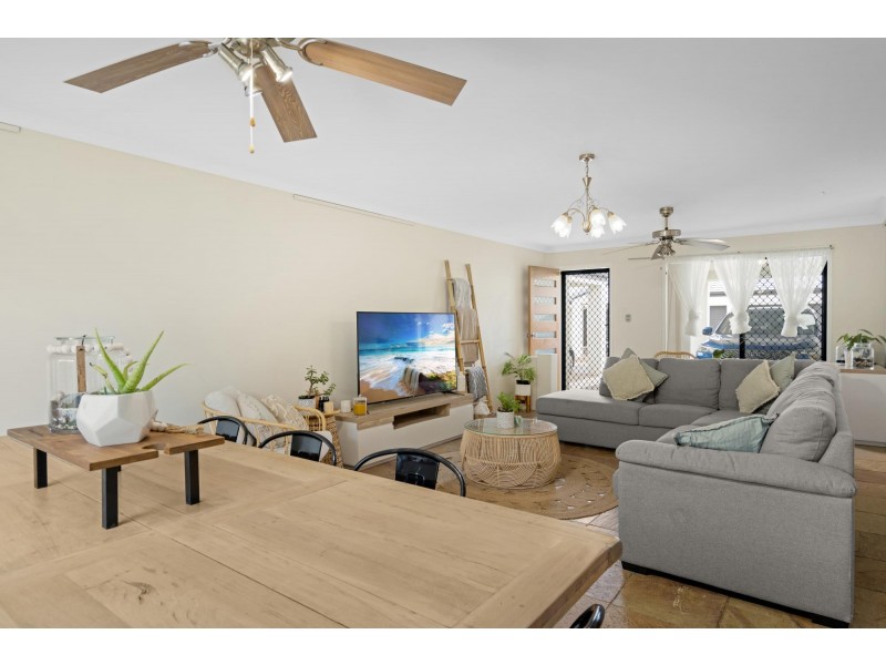 13/2 Concord Circuit, Robina QLD 4226