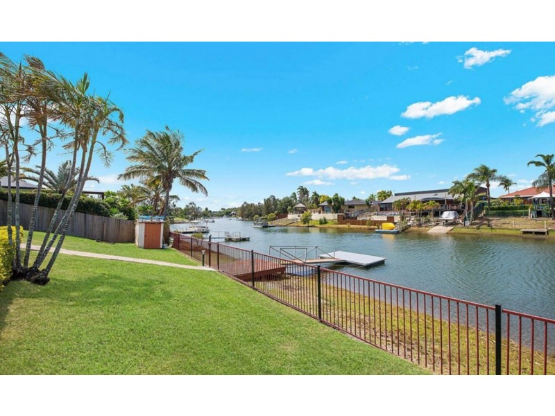 71 Witt Avenue, Carrara QLD 4211