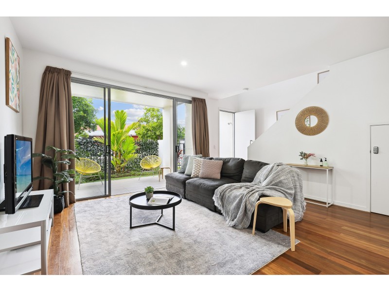 9/2 Emily Way, Varsity Lakes QLD 4227