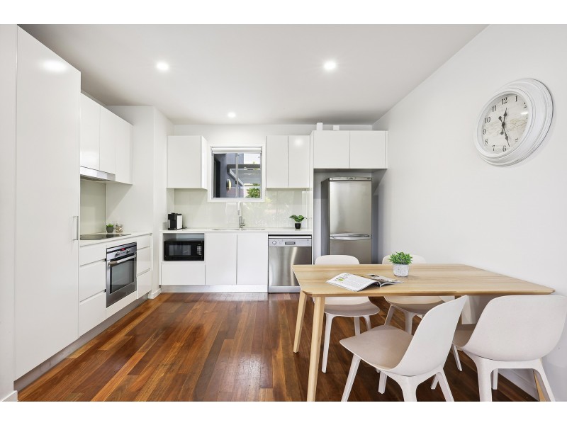 9/2 Emily Way, Varsity Lakes QLD 4227