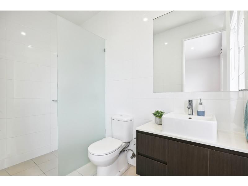9/2 Emily Way, Varsity Lakes QLD 4227