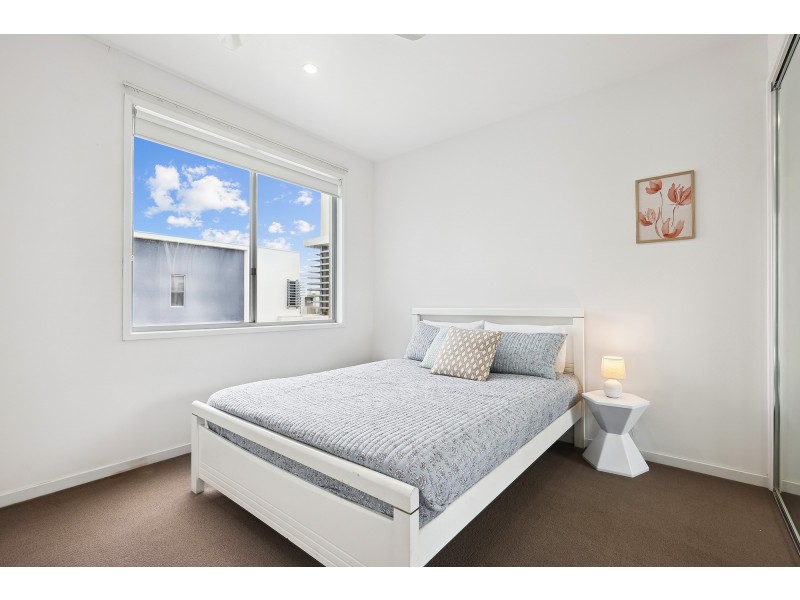 9/2 Emily Way, Varsity Lakes QLD 4227