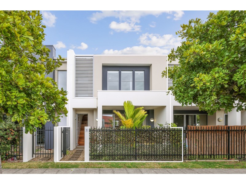 9/2 Emily Way, Varsity Lakes QLD 4227