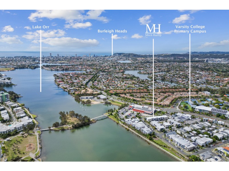9/2 Emily Way, Varsity Lakes QLD 4227