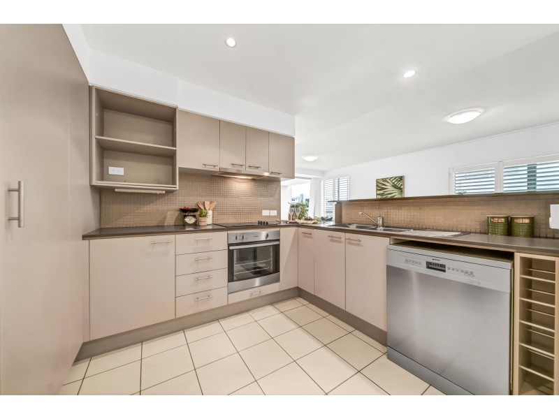 8/15 Laver Drive, Robina QLD 4226