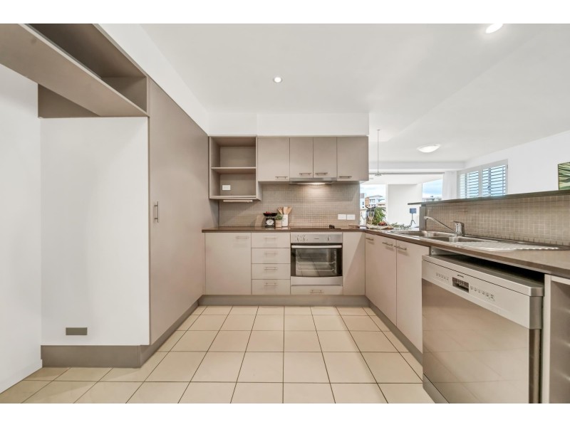 8/15 Laver Drive, Robina QLD 4226