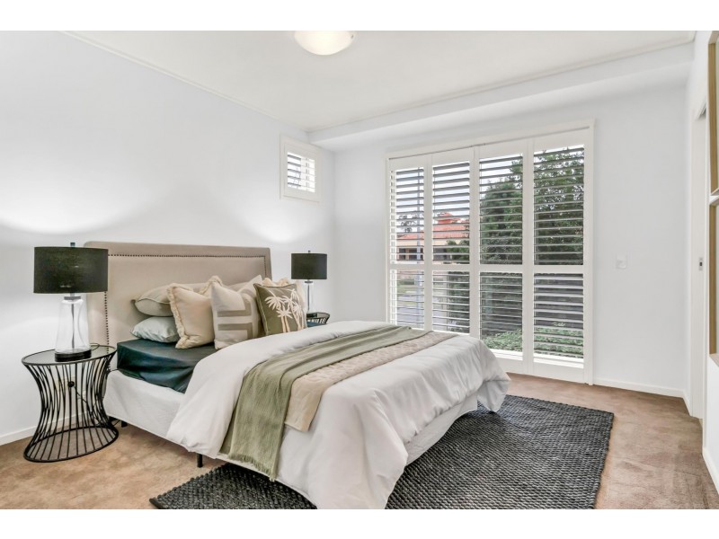 8/15 Laver Drive, Robina QLD 4226