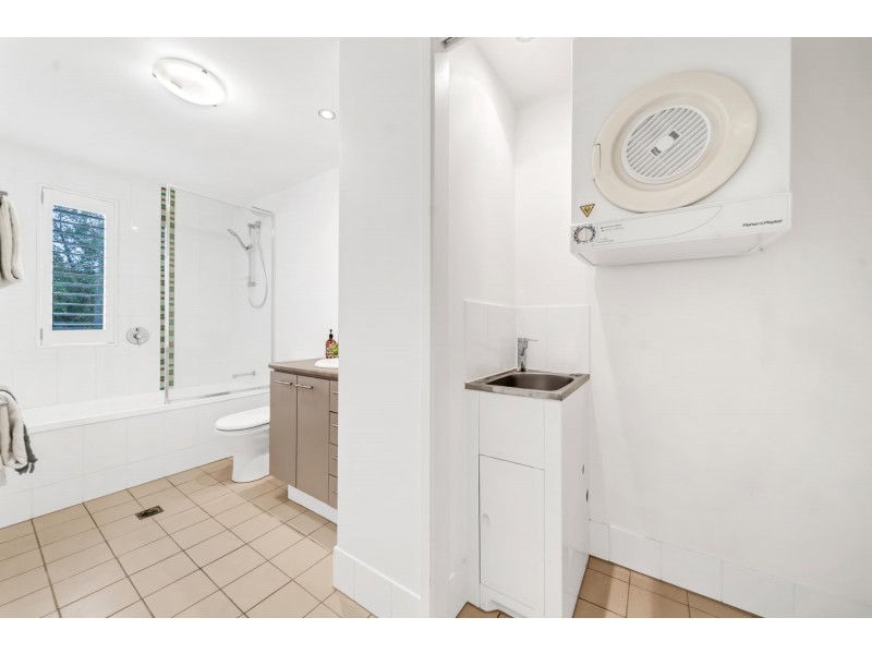 8/15 Laver Drive, Robina QLD 4226