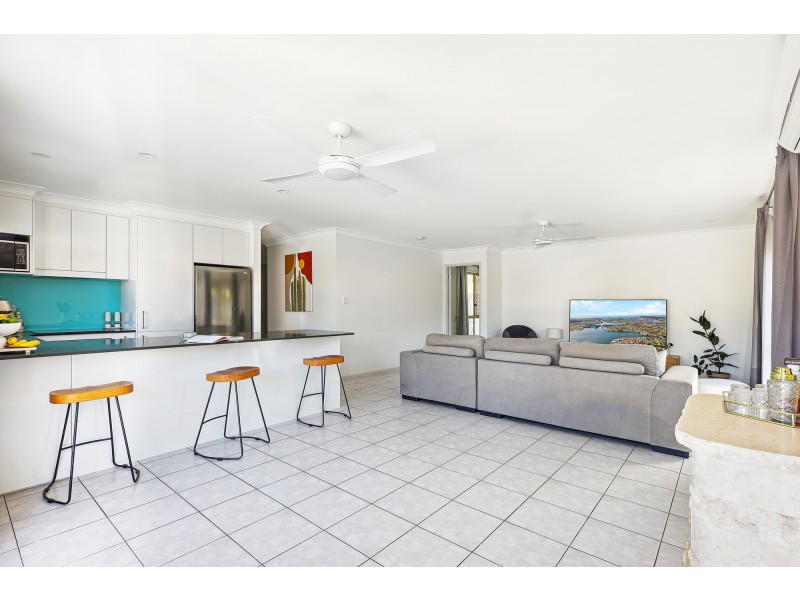 2/7 Dartmouth Court, Varsity Lakes QLD 4227