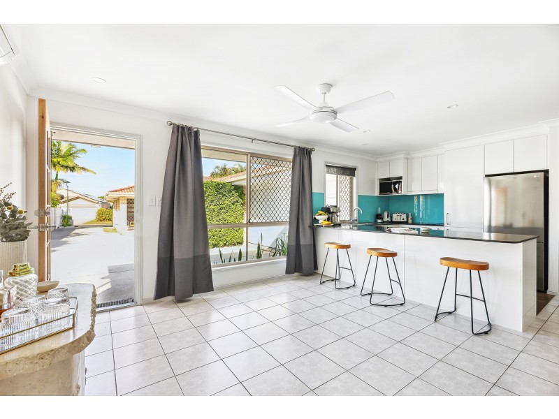 2/7 Dartmouth Court, Varsity Lakes QLD 4227