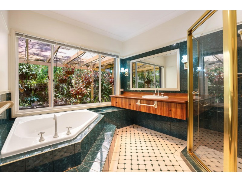 44 Harry Mills Drive, Worongary QLD 4213