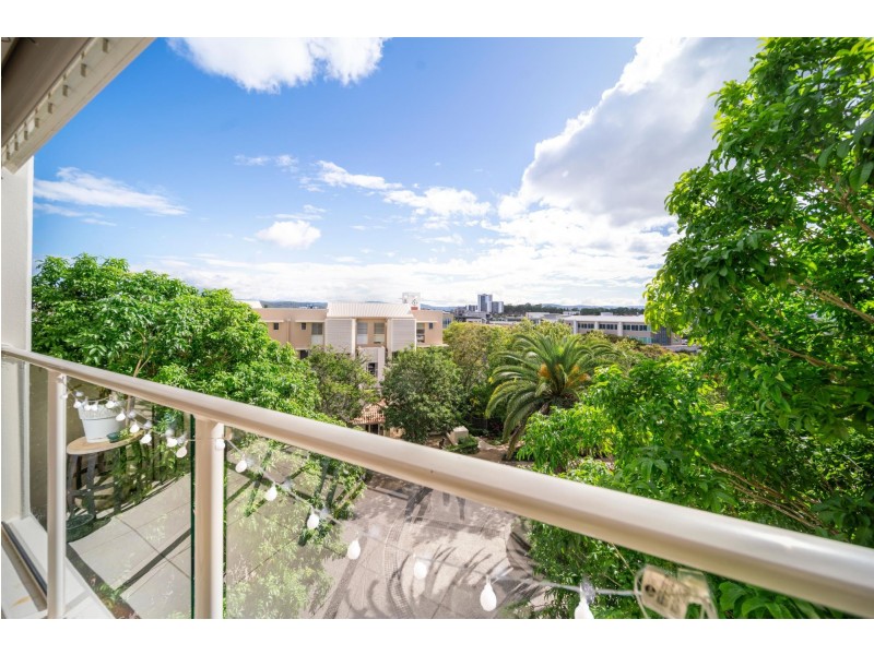 89/251 Varsity Parade, Varsity Lakes QLD 4227