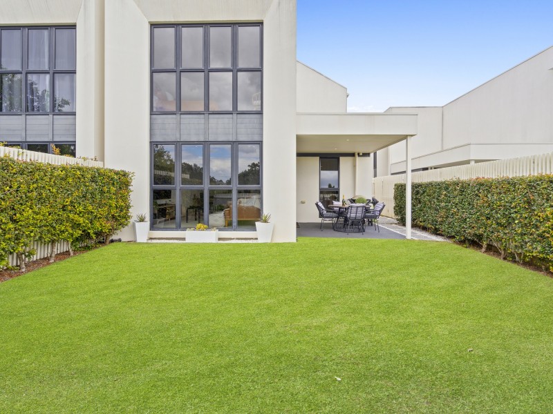24 Peninsula Drive, Robina QLD 4226