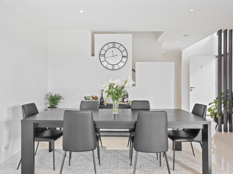 24 Peninsula Drive, Robina QLD 4226