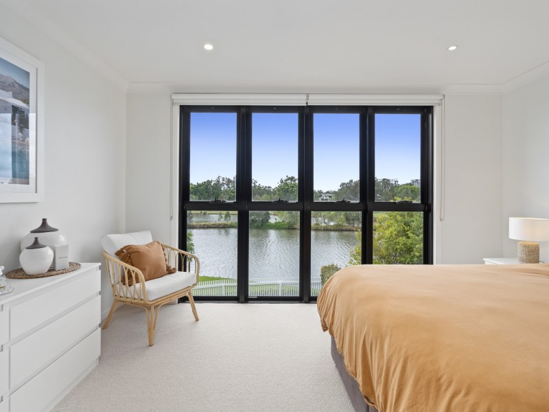 24 Peninsula Drive, Robina QLD 4226