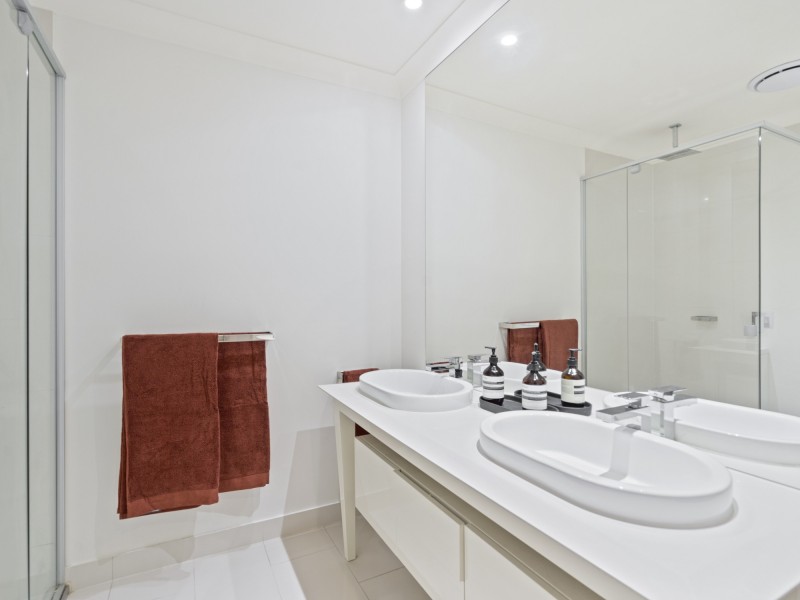 24 Peninsula Drive, Robina QLD 4226