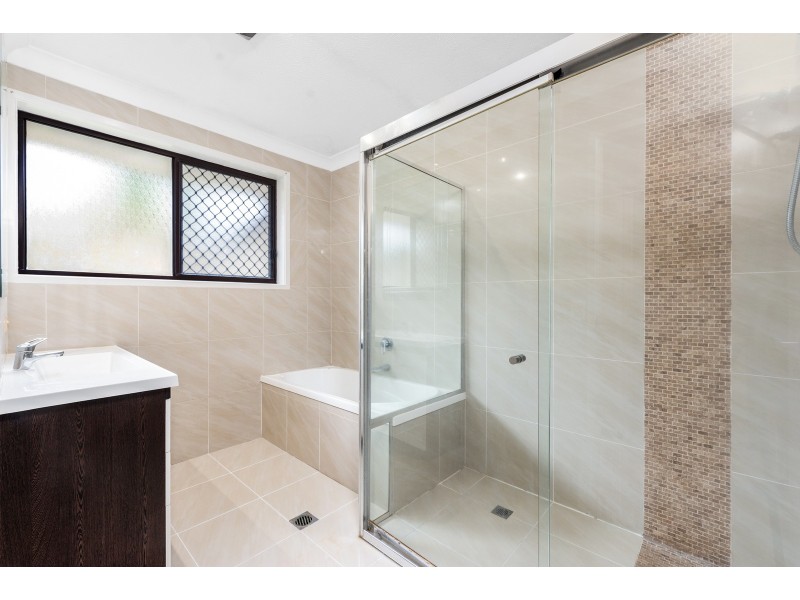 11 Encamp Street, Reedy Creek QLD 4227