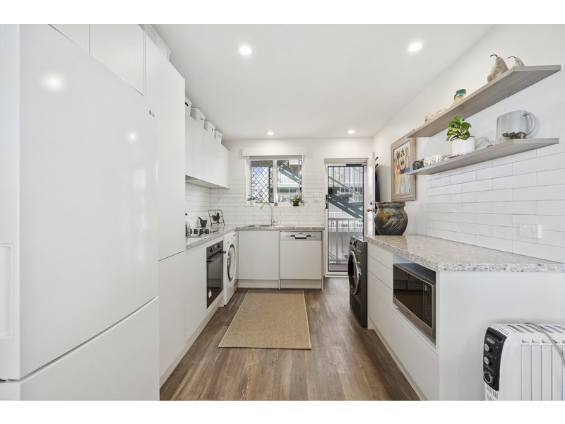 16/8-12 Marine Parade, Miami QLD 4220