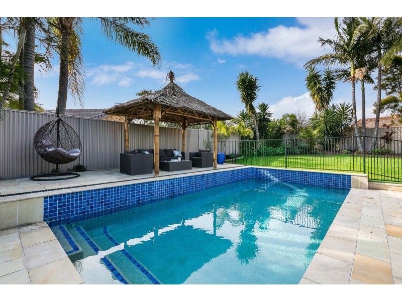 16 Nunawading Court, Robina QLD 4226