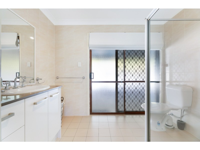 4 Frank Burg Court, Worongary QLD 4213