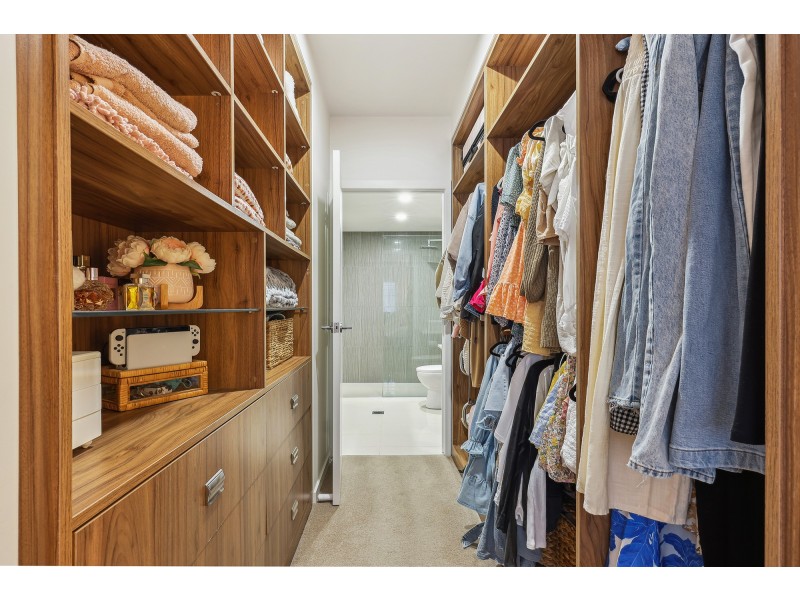 2304/31 Bourton Road, Merrimac QLD 4226