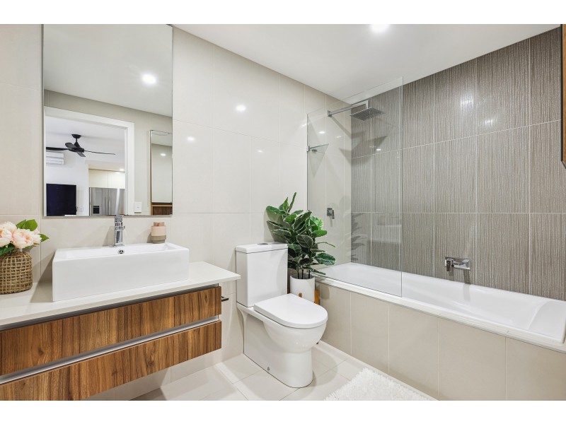 2304/31 Bourton Road, Merrimac QLD 4226