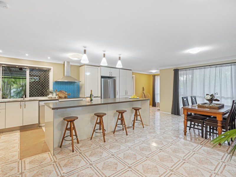 11 Haylett Court, Tallai QLD 4213