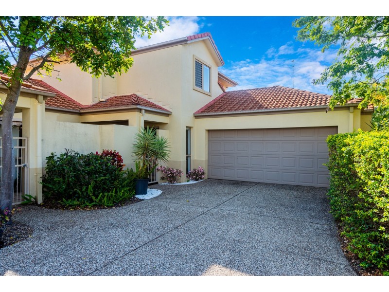 2/8 Peppertree Circuit, Robina QLD 4226