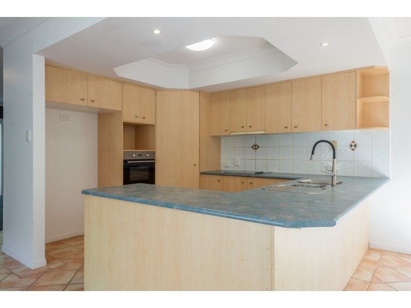 2/8 Peppertree Circuit, Robina QLD 4226