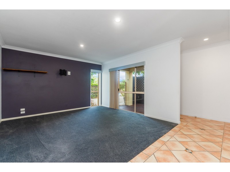 2/8 Peppertree Circuit, Robina QLD 4226